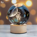 Lámpara cristal astronauta saliendo de la luna - Imagen 2